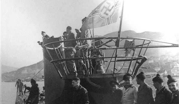 U-576 crew gathered around the conning tower.