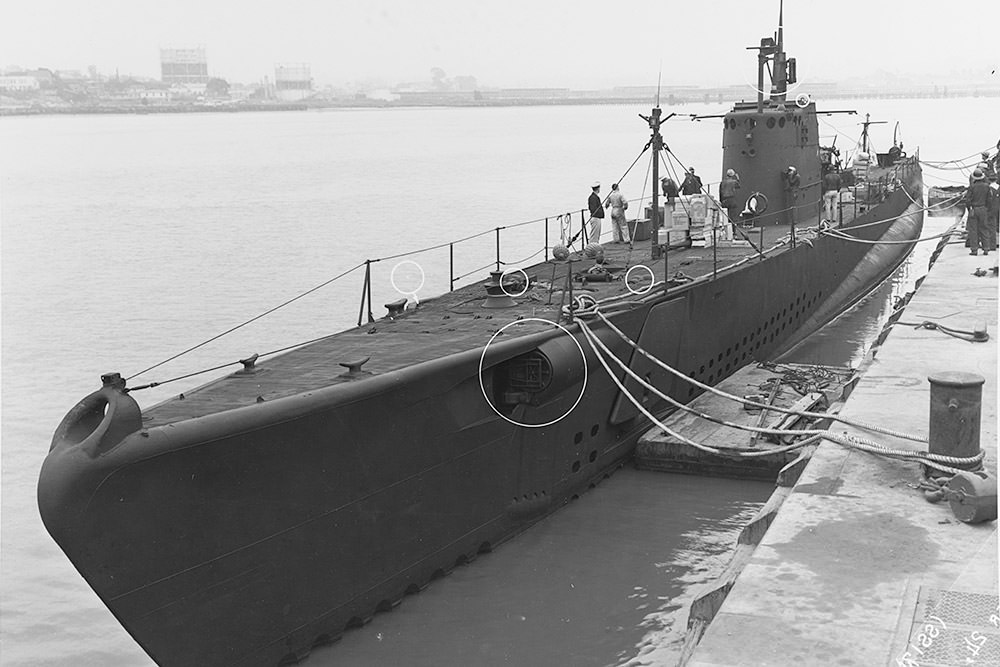 USS Tarpon on September 24, 1942, at the Mare Island Navy Yard, California, at the conclusion of an overhaul. Circles mark recent alterations to the ship.